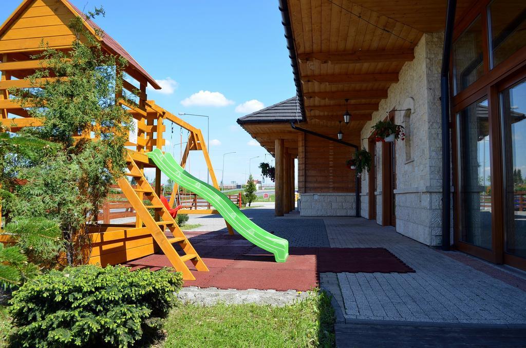 Dwor Świętoszówka Exteriér fotografie